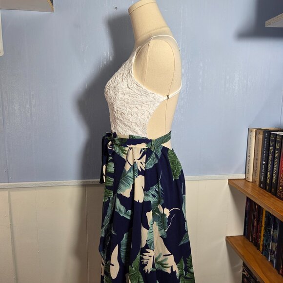 Blooming Jelly Medium White Navy Teal Open Back Crochet Faux Wrap Casual Dress - Picture 9 of 14
